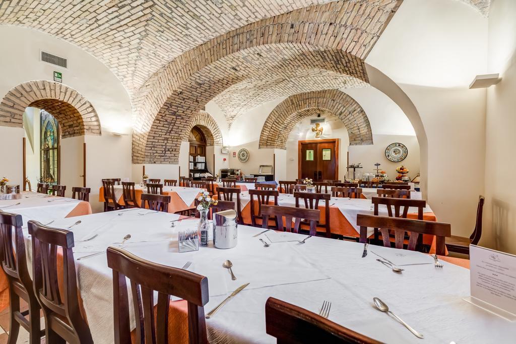 Domus Carmelitana Ξενοδοχείο Ρώμη Εξωτερικό φωτογραφία