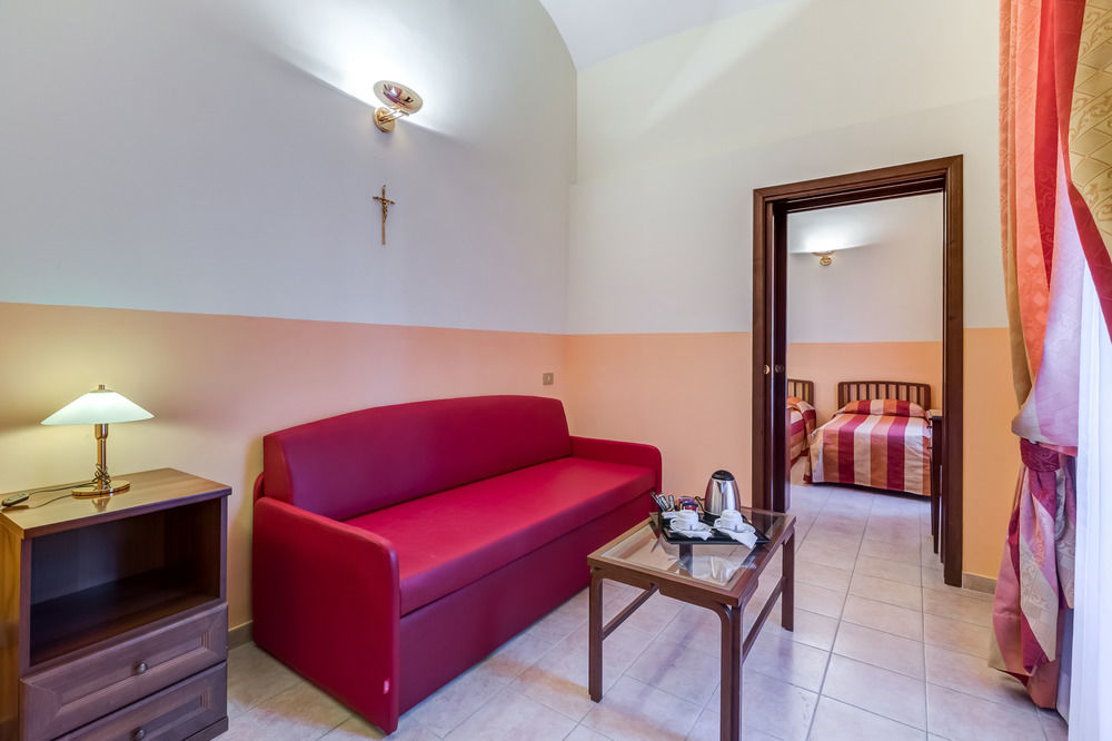 Domus Carmelitana Ξενοδοχείο Ρώμη Εξωτερικό φωτογραφία